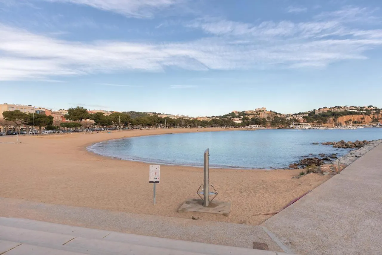 Apartment Hauzify I Apartament Subirats Sant Feliu de Guixols Spain